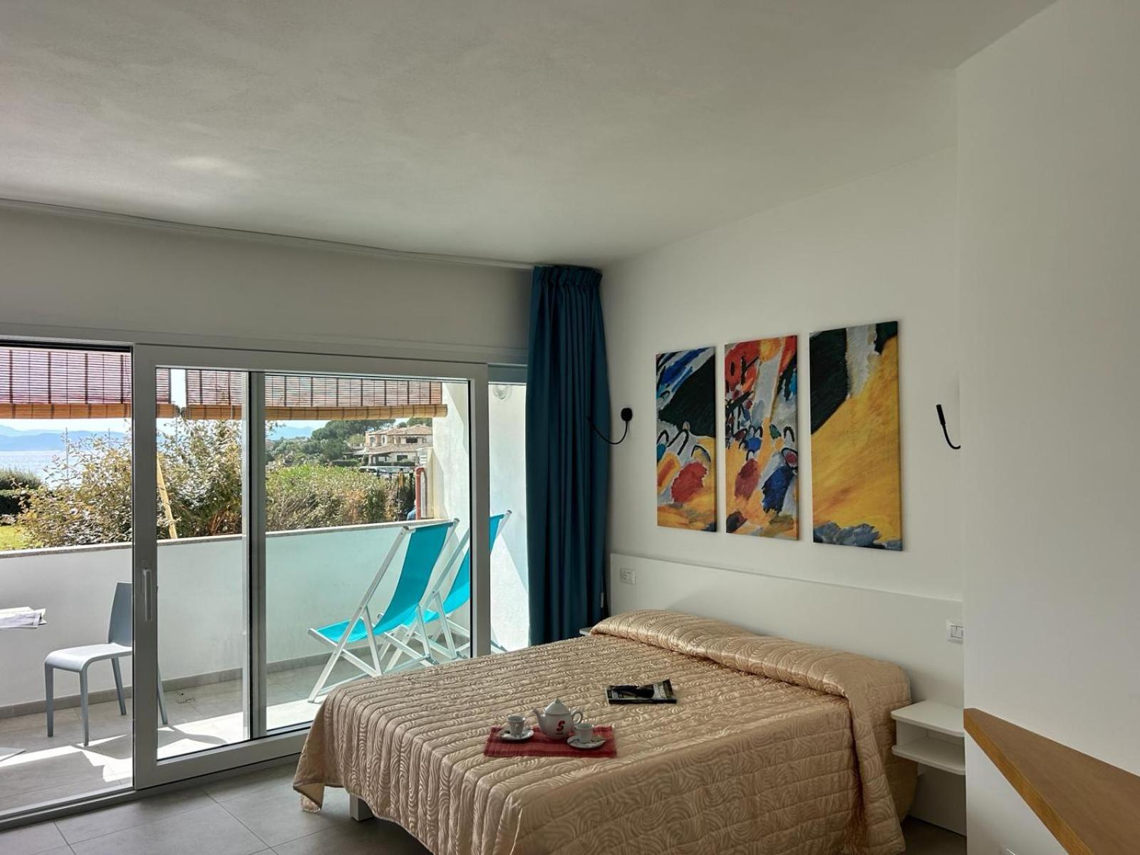 Rooms, Affittacamere Maksim Golfo Aranci Exteriör bild