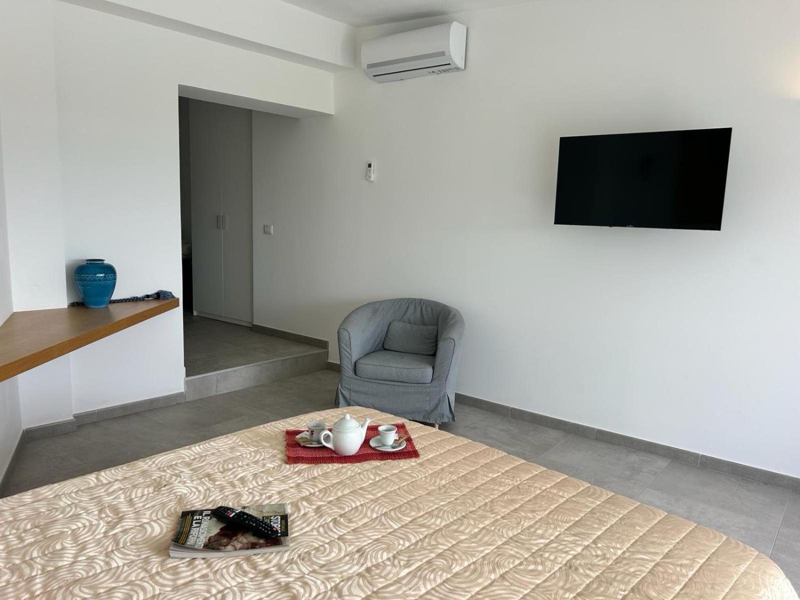 Rooms, Affittacamere Maksim Golfo Aranci Exteriör bild