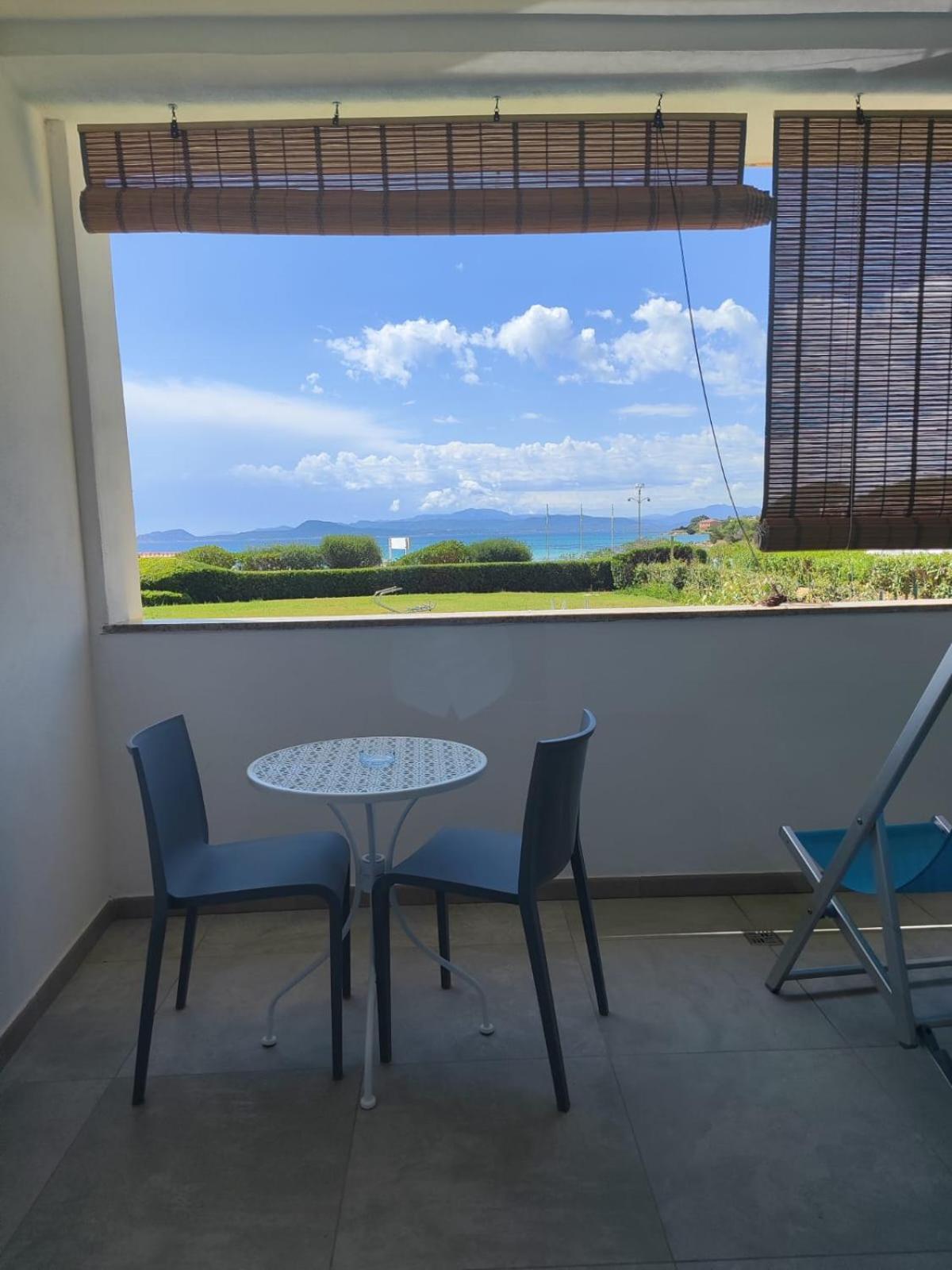 Rooms, Affittacamere Maksim Golfo Aranci Exteriör bild