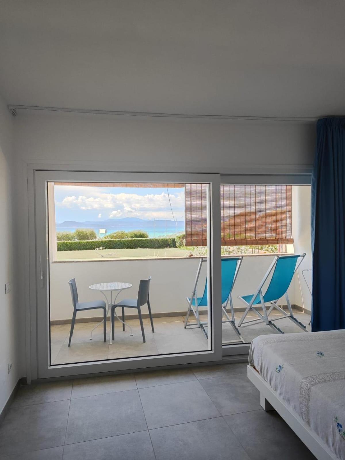 Rooms, Affittacamere Maksim Golfo Aranci Exteriör bild