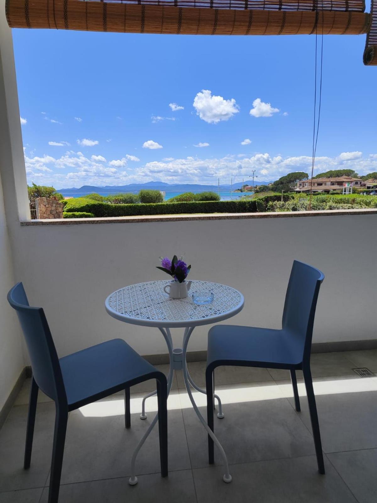 Rooms, Affittacamere Maksim Golfo Aranci Exteriör bild