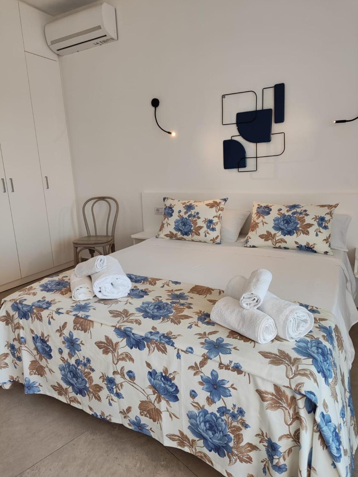 Rooms, Affittacamere Maksim Golfo Aranci Exteriör bild