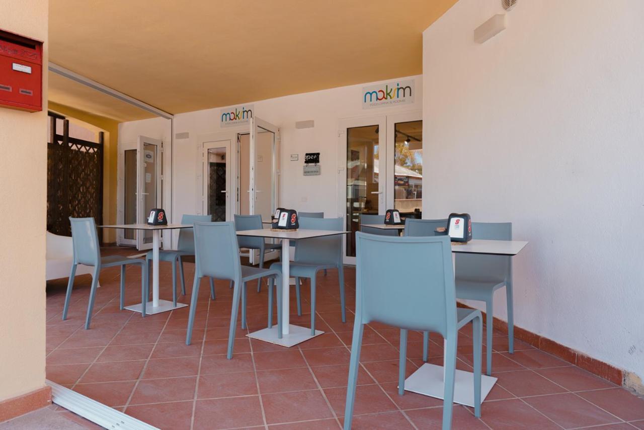 Rooms, Affittacamere Maksim Golfo Aranci Exteriör bild