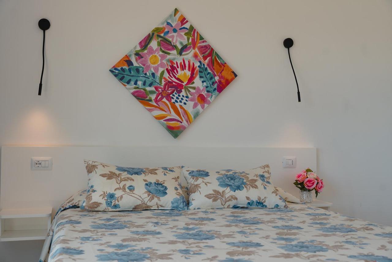 Rooms, Affittacamere Maksim Golfo Aranci Exteriör bild