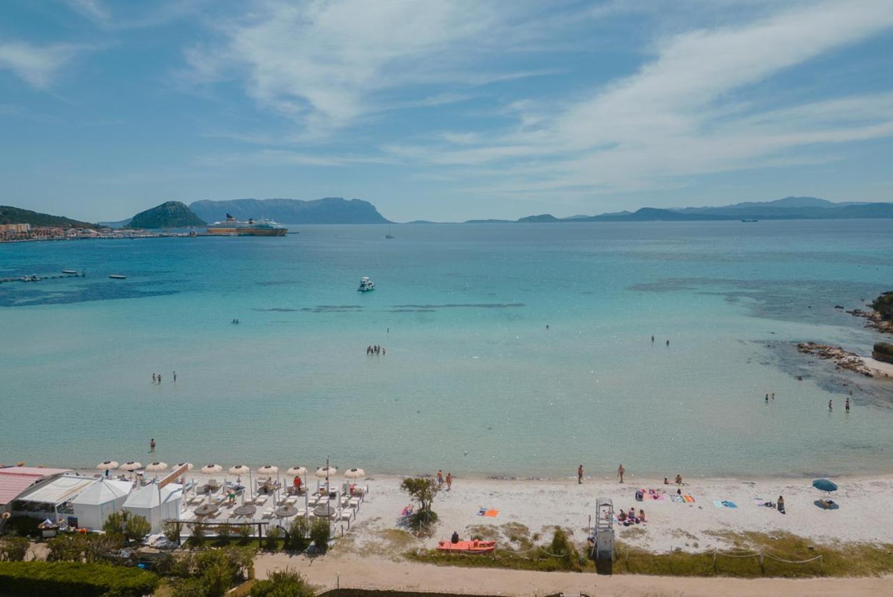 Rooms, Affittacamere Maksim Golfo Aranci Exteriör bild