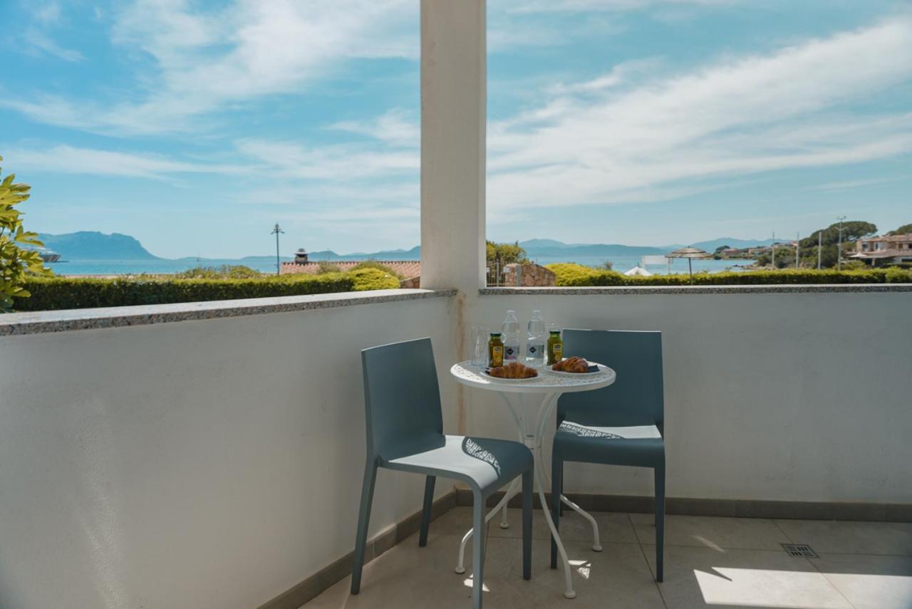 Rooms, Affittacamere Maksim Golfo Aranci Exteriör bild