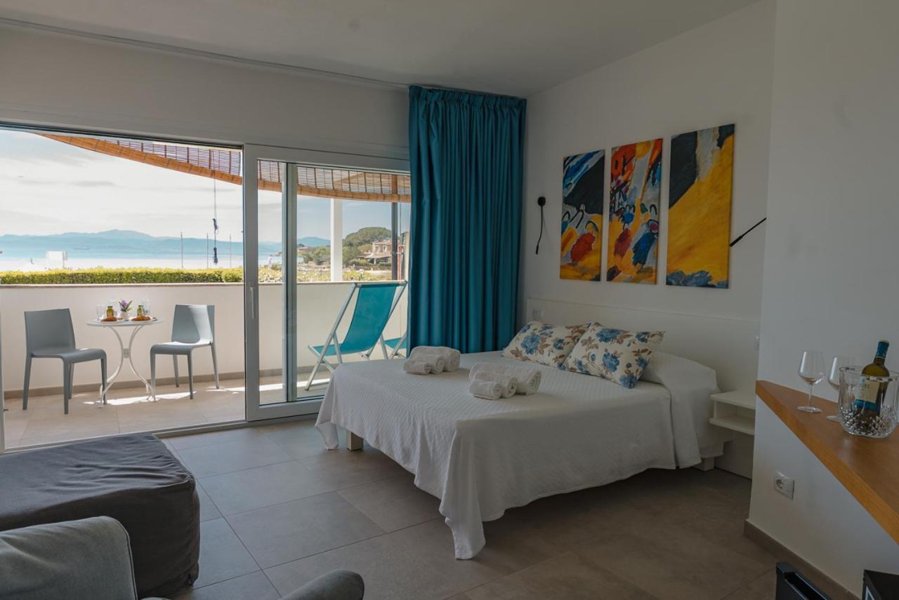 Rooms, Affittacamere Maksim Golfo Aranci Exteriör bild