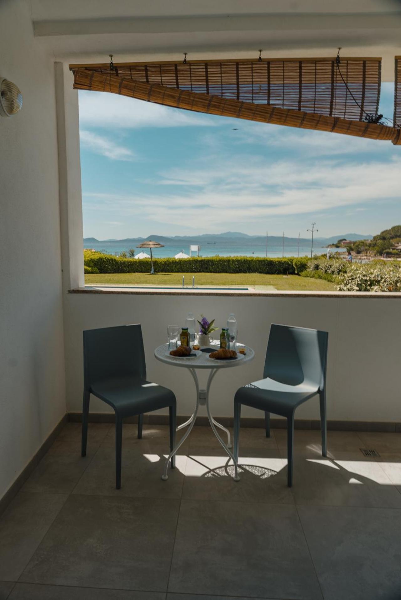 Rooms, Affittacamere Maksim Golfo Aranci Exteriör bild